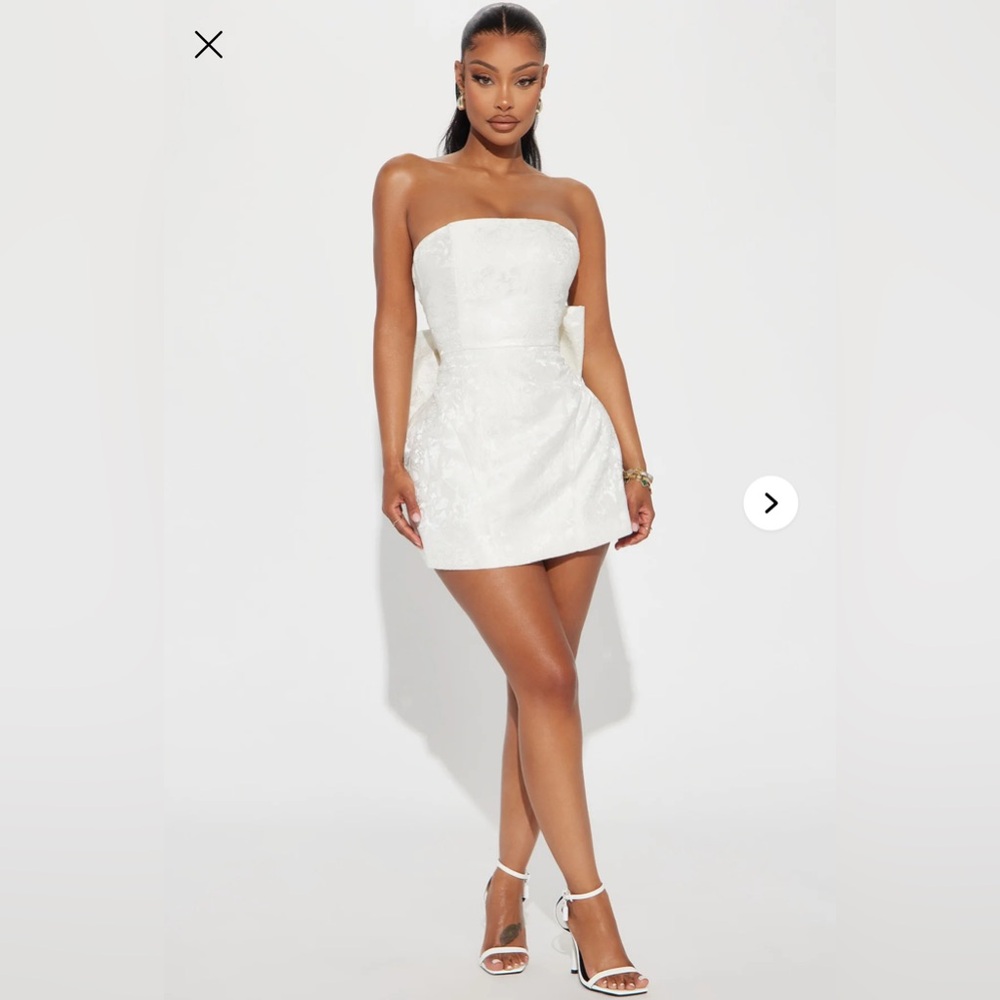 SOLD ✅ Elegant Ivory Strapless Micro Mini Dress